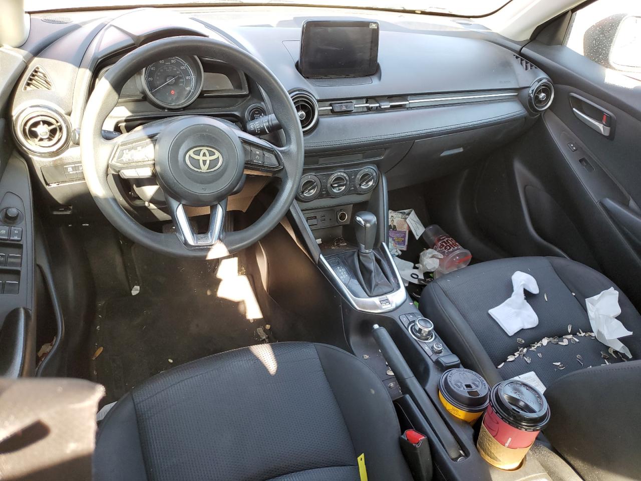 2019 Toyota Yaris L VIN: 3MYDLBYV8KY517335 Lot: 70204655