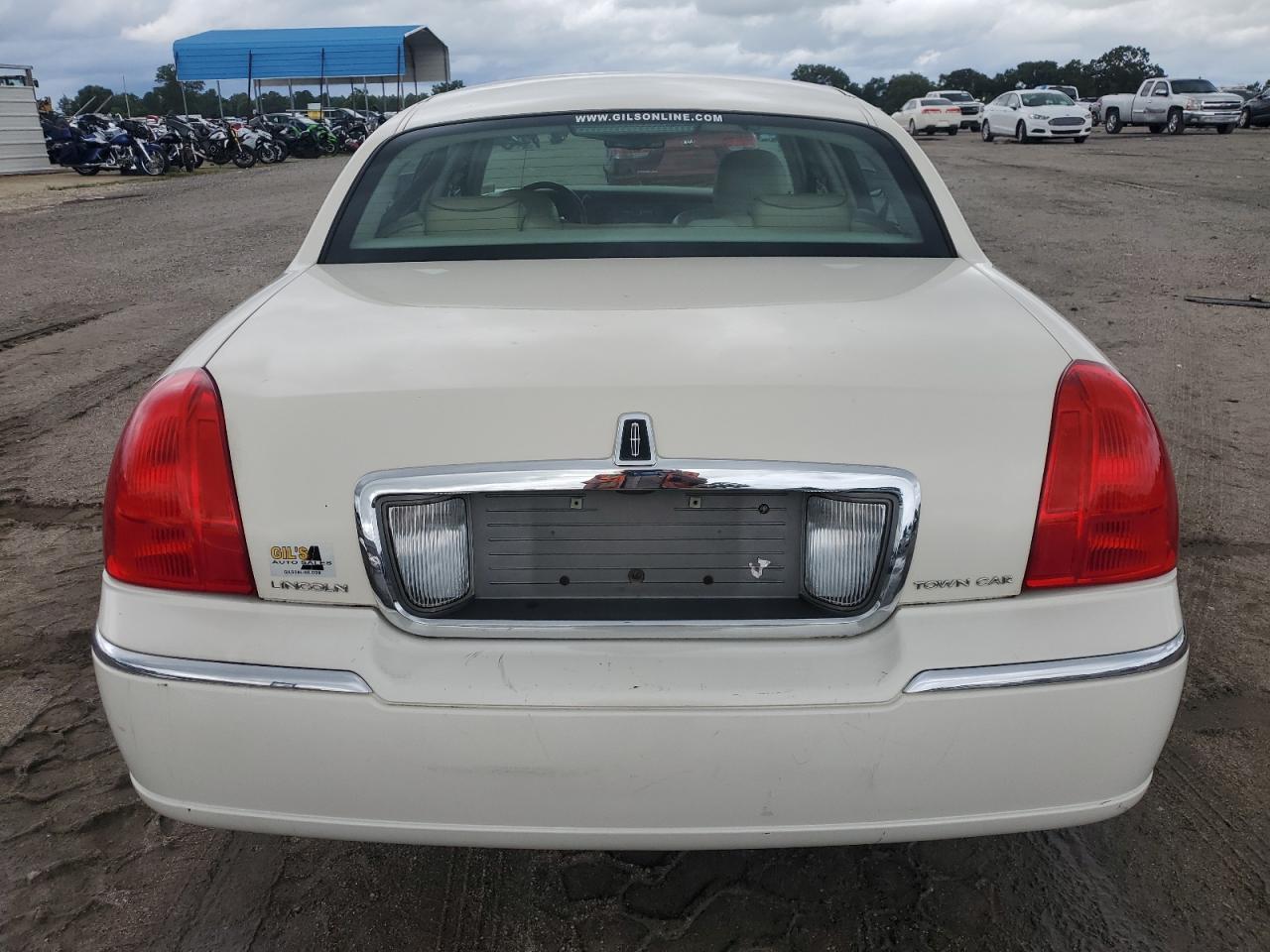 2007 Lincoln Town Car Designer VIN: 1LNHM83V37Y623181 Lot: 68262465