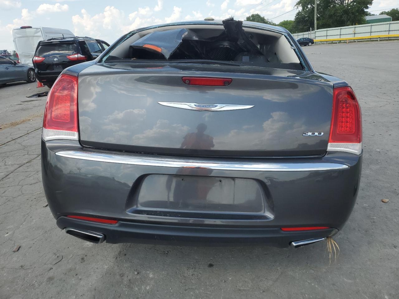 2018 Chrysler 300 Limited VIN: 2C3CCAEG9JH140310 Lot: 68634095