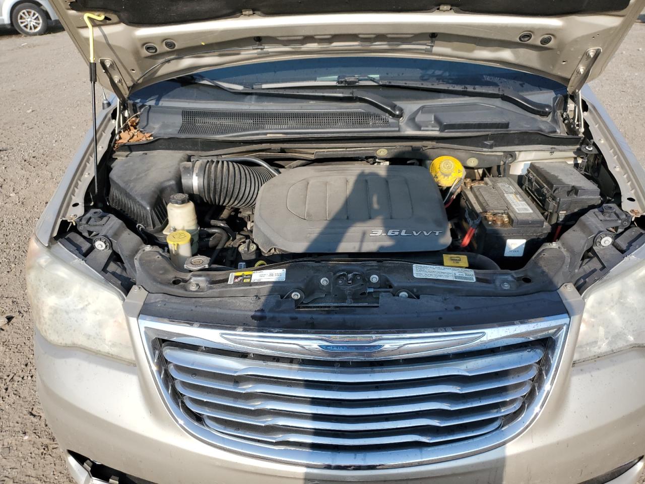 2014 Chrysler Town & Country Limited VIN: 2C4RC1GG8ER133822 Lot: 69028575