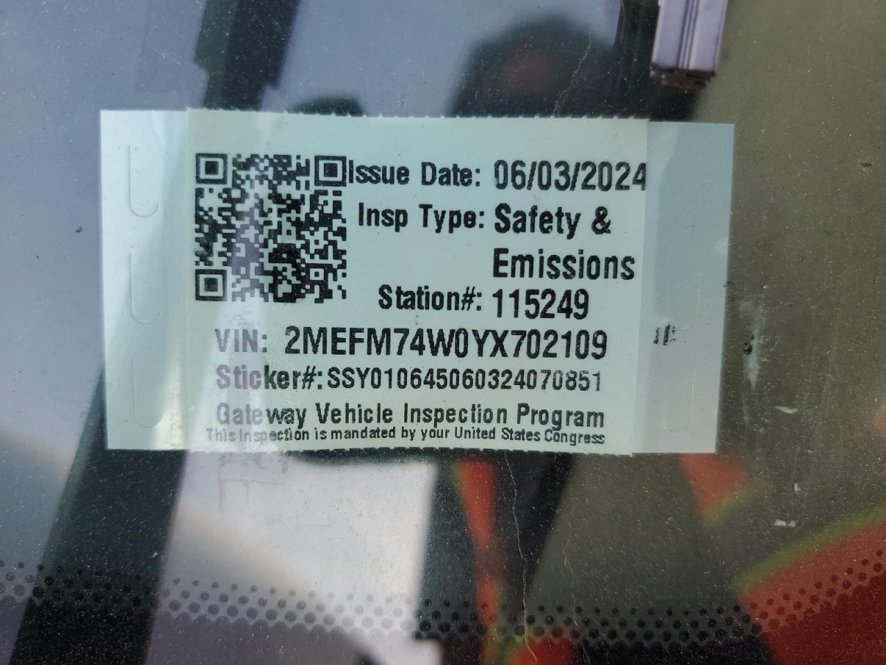 2000 Mercury Grand Marquis Gs VIN: 2MEFM74W0YX702109 Lot: 70818385