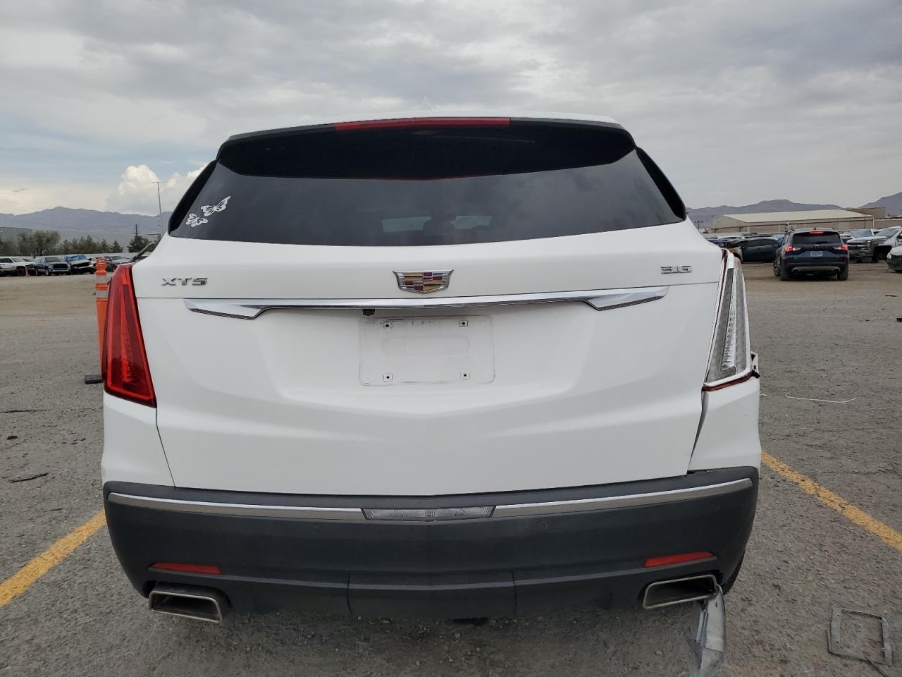 2017 Cadillac Xt5 Luxury VIN: 1GYKNBRS6HZ155485 Lot: 70385175