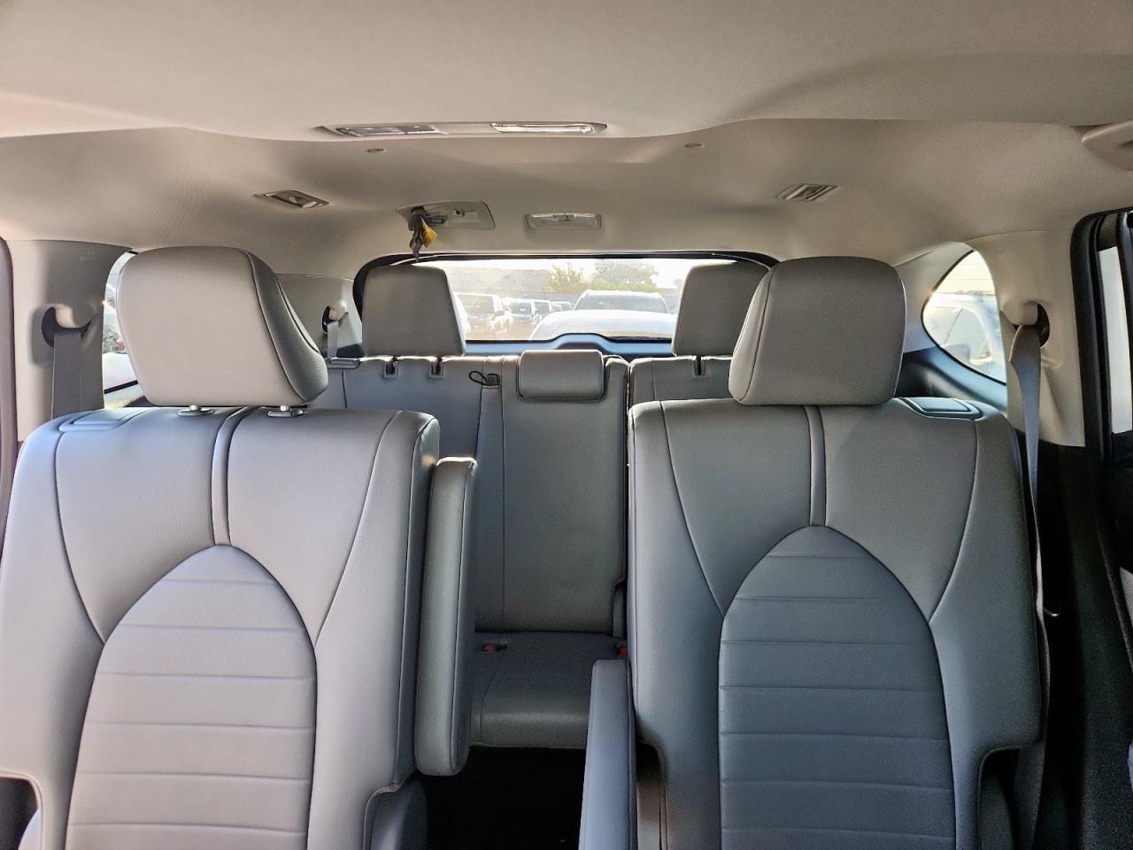 5TDGZRAH0MS067780 2021 Toyota Highlander Xle