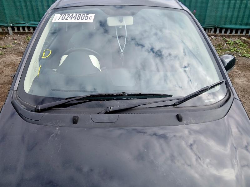 2011 FORD KA TITANIUM