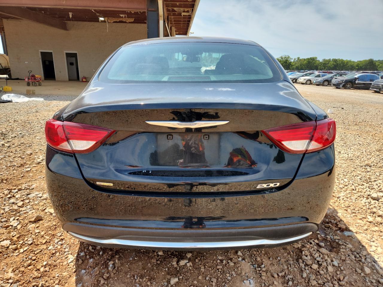 2015 Chrysler 200 Limited VIN: 1C3CCCAB3FN576008 Lot: 70289725