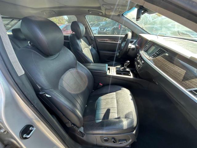 Sedans HYUNDAI GENESIS 2016 Srebrny