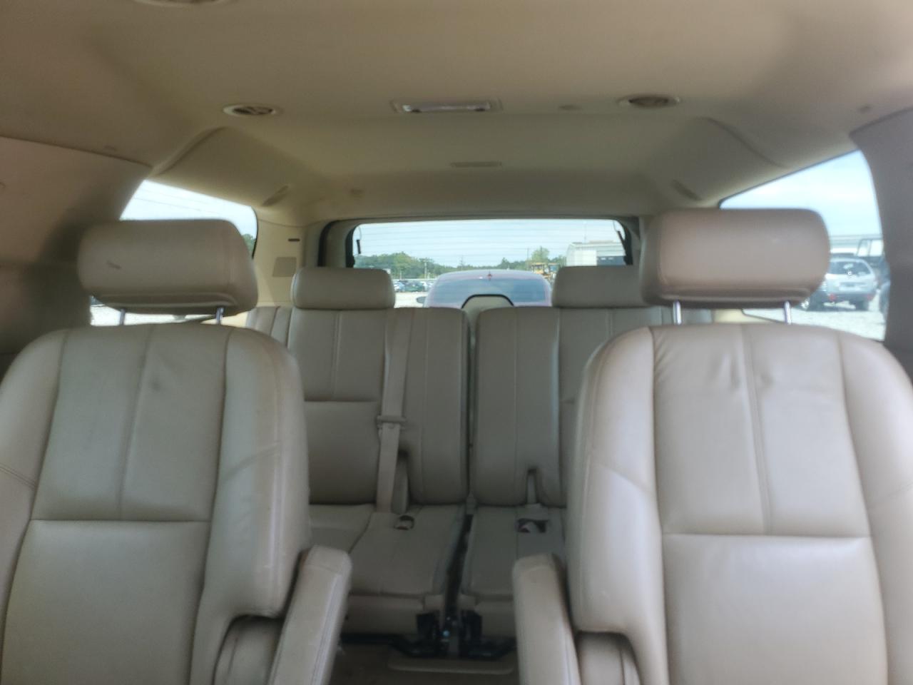 2008 Chevrolet Suburban C1500 Ls VIN: 1GNFC16028R121772 Lot: 70331625