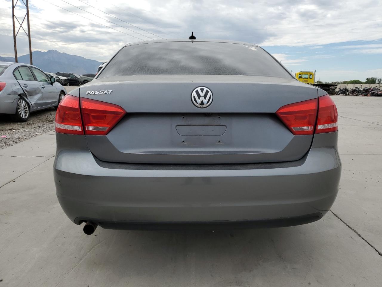 2015 Volkswagen Passat S VIN: 1VWAT7A34FC095275 Lot: 69772075