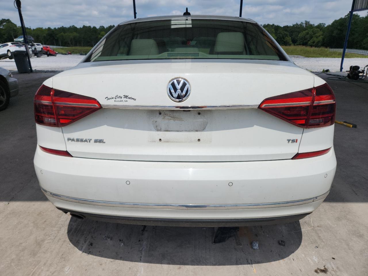 2017 Volkswagen Passat Sel Premium VIN: 1VWCT7A31HC016589 Lot: 68124685