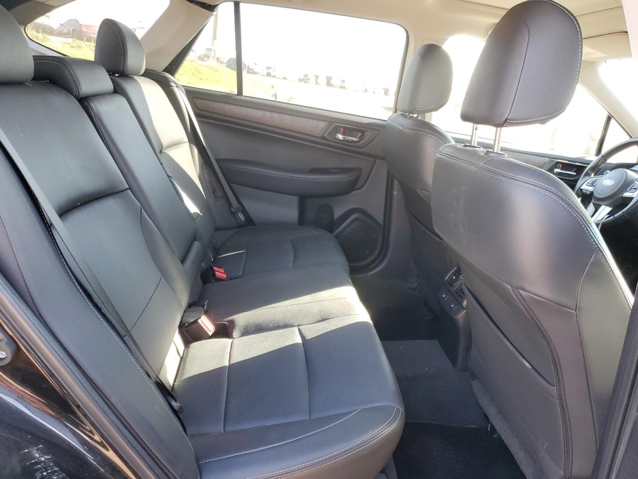 2015 Subaru Outback 3.6R Limited VIN: 4S4BSFNC4F3304055 Lot: 71034555