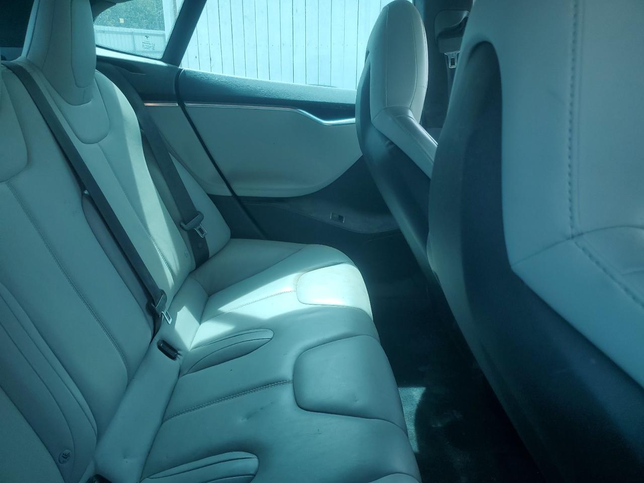 2015 Tesla Model S 85 VIN: 5YJSA1H13FFP74861 Lot: 70289345