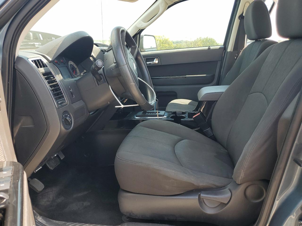 2011 Mazda Tribute I VIN: 4F2CY0C77BKM06461 Lot: 69253675