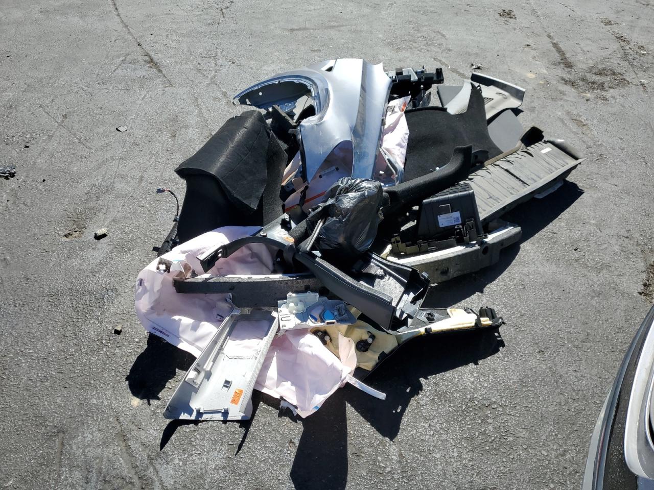 2025 Tesla Model Y VIN: 7SAYGDEF4SF232272 Lot: 69106505