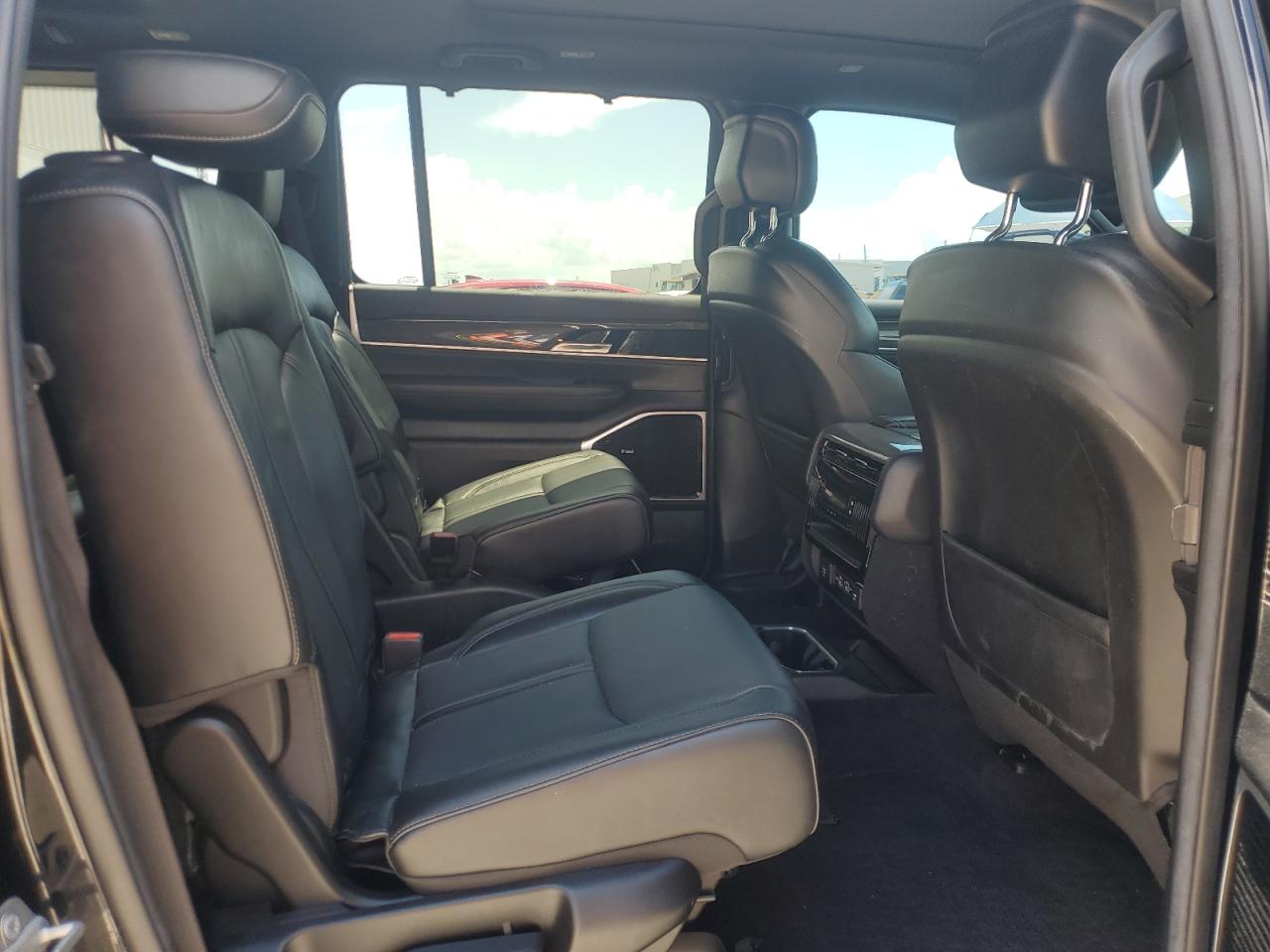 2022 Jeep Wagoneer Series Iii VIN: 1C4SJUDT9NS106153 Lot: 71793155