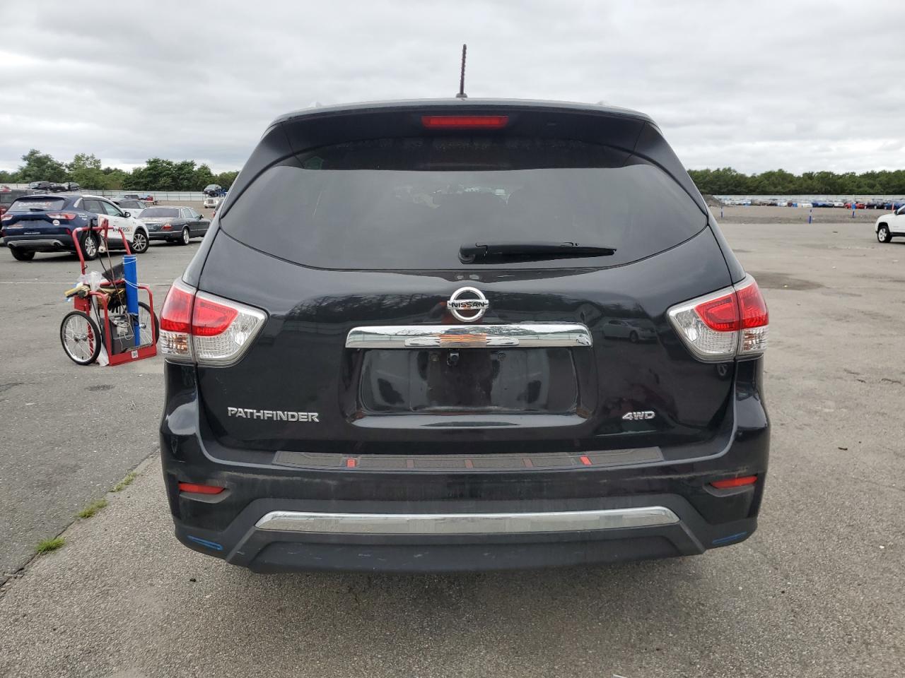 2015 Nissan Pathfinder S VIN: 5N1AR2MM5FC721890 Lot: 68791265