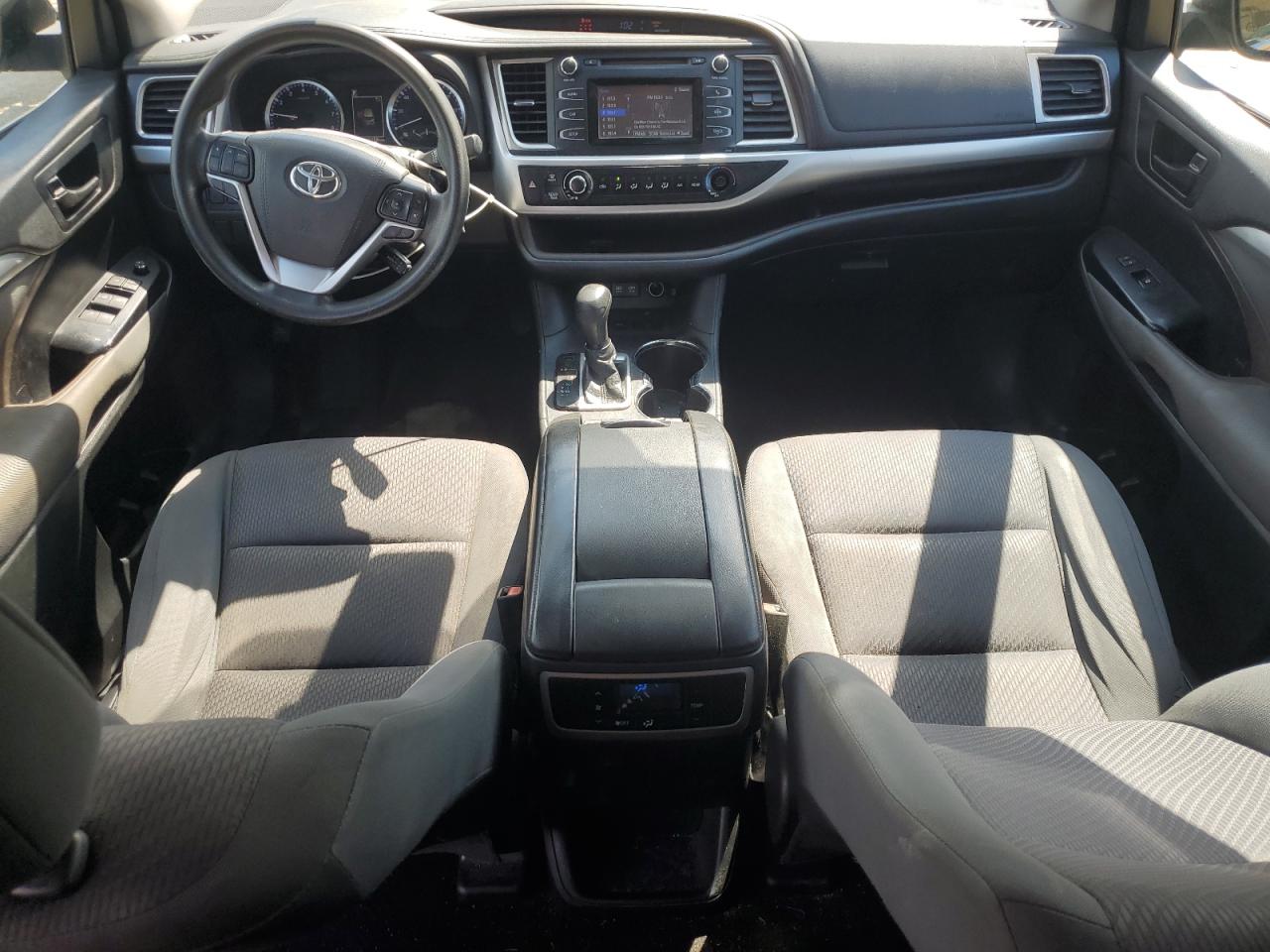 2018 Toyota Highlander Le VIN: 5TDZZRFH5JS237287 Lot: 70498235