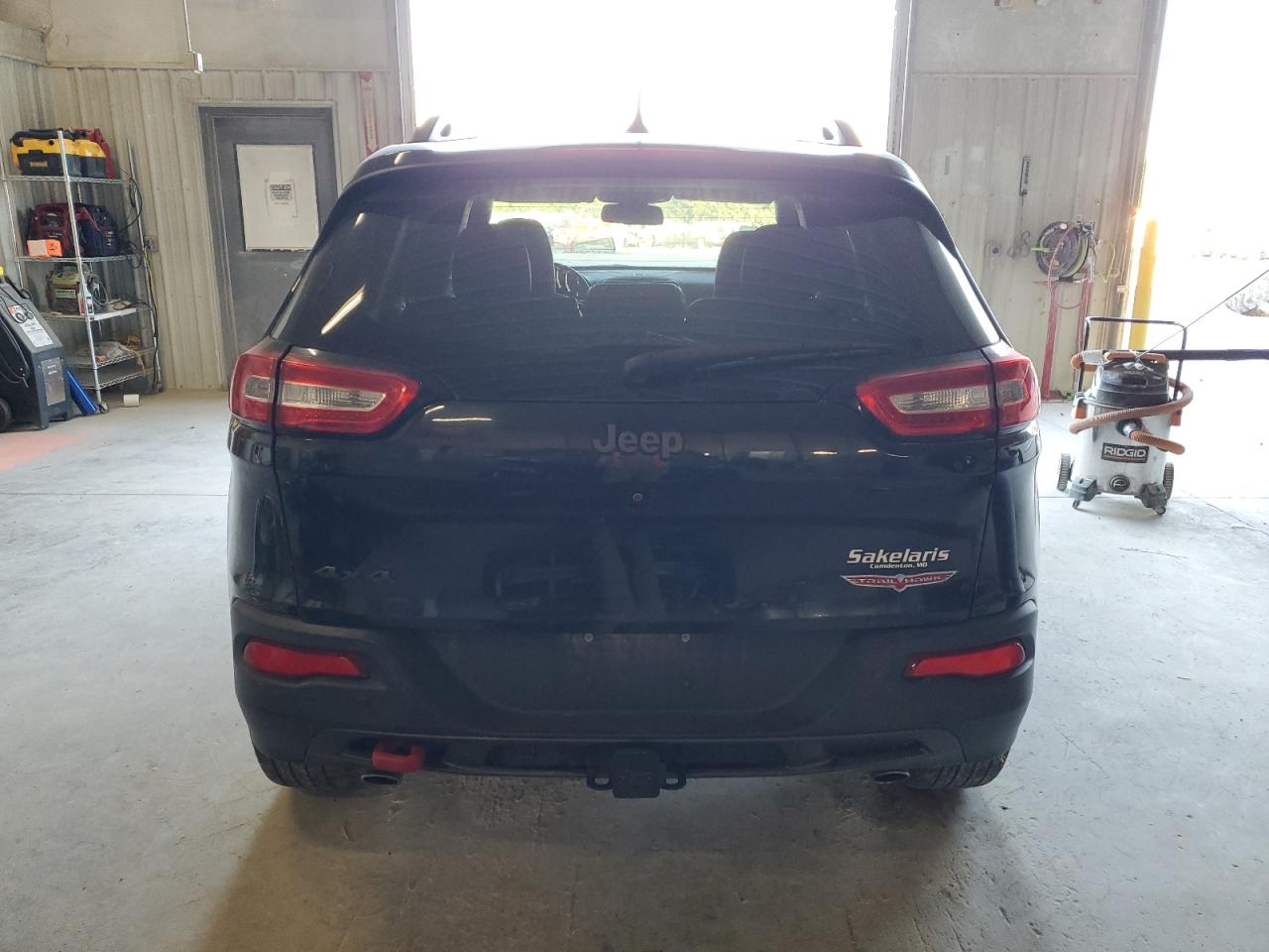 2015 Jeep Cherokee Trailhawk VIN: 1C4PJMBS1FW613221 Lot: 68860895