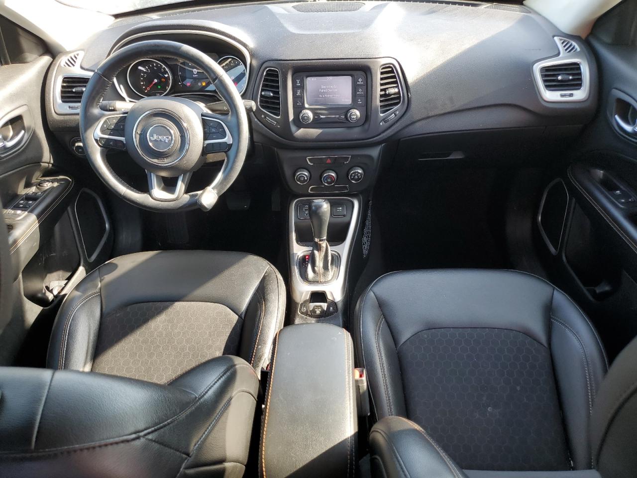 2018 Jeep Compass Latitude VIN: 3C4NJCBB6JT319040 Lot: 70112035