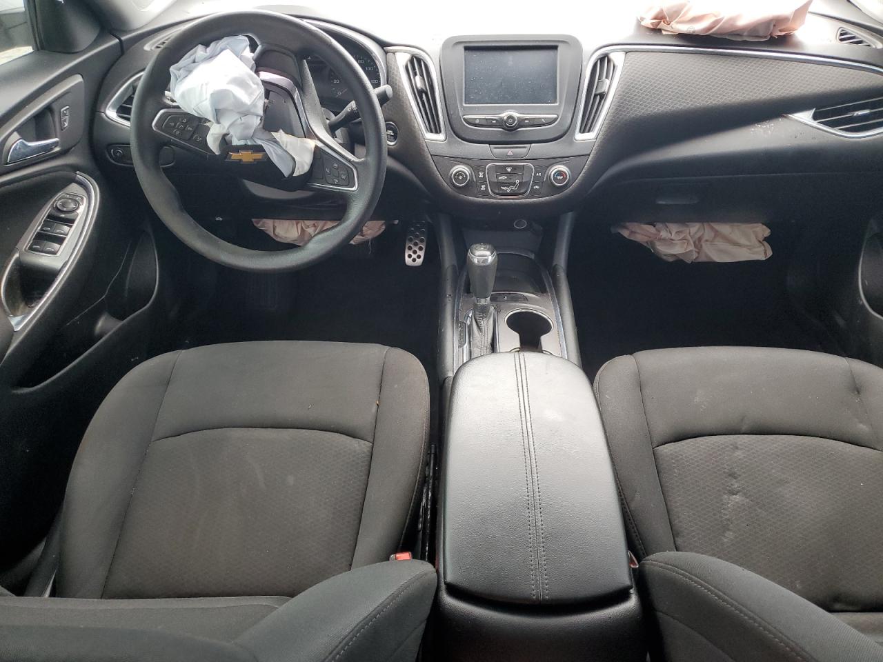 1G1ZE5ST4GF286206 2016 Chevrolet Malibu Lt