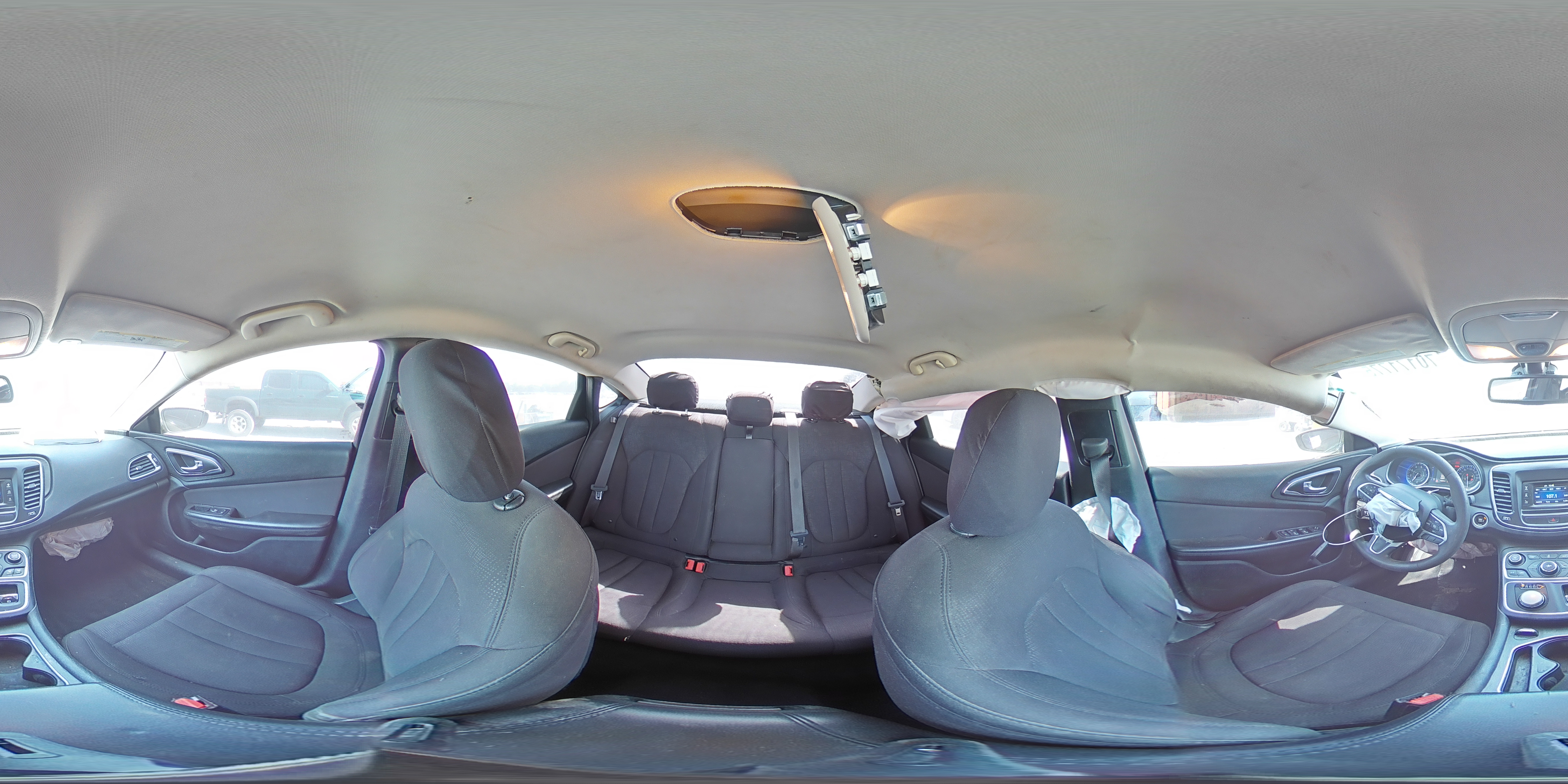 2015 Chrysler 200 Limited VIN: 1C3CCCAB8FN654587 Lot: 70171775