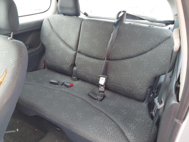 2005 TOYOTA YARIS T2