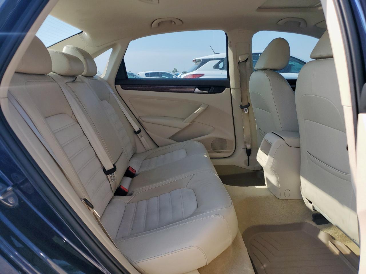 2012 Volkswagen Passat Sel VIN: 1VWCN7A37CC043458 Lot: 69868695