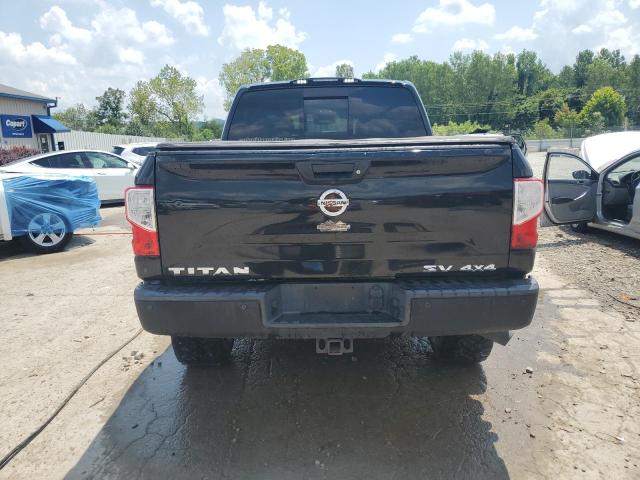  NISSAN TITAN 2018 Czarny