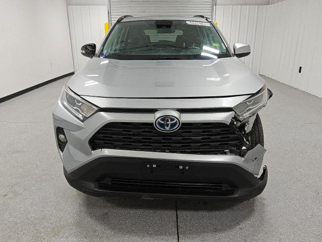  TOYOTA RAV4 2021 Серебристый