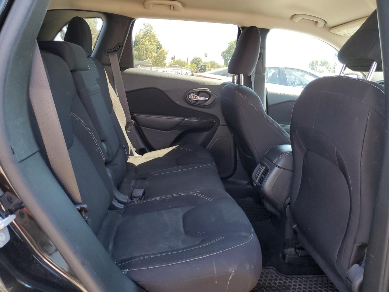 2016 Jeep Cherokee Latitude VIN: 1C4PJMCS6GW169592 Lot: 89863465