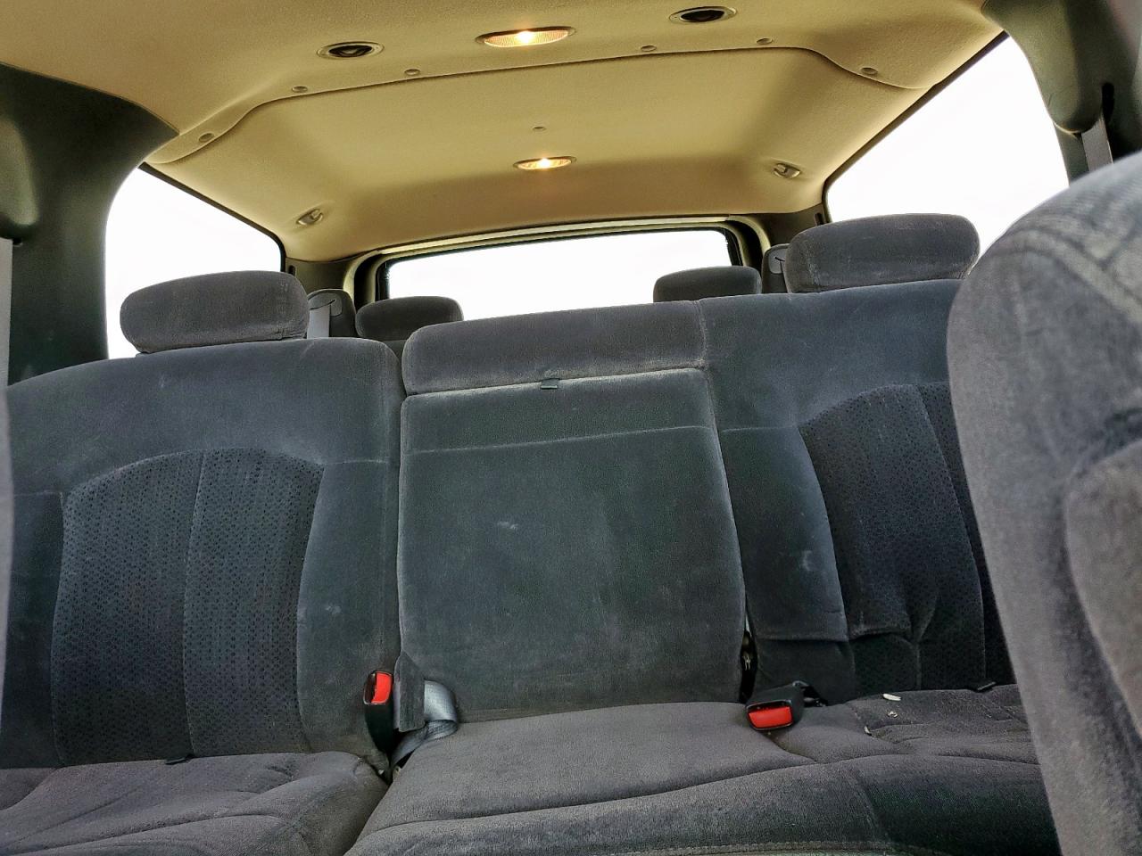 2002 Chevrolet Suburban C1500 VIN: 1GNEC16Z52J125301 Lot: 69219085