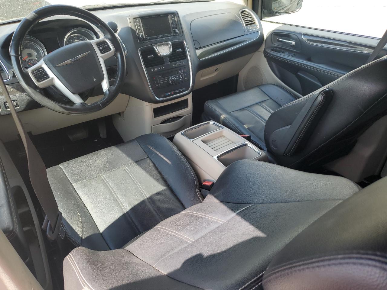 2016 Chrysler Town & Country Touring VIN: 2C4RC1BG0GR112151 Lot: 71000425