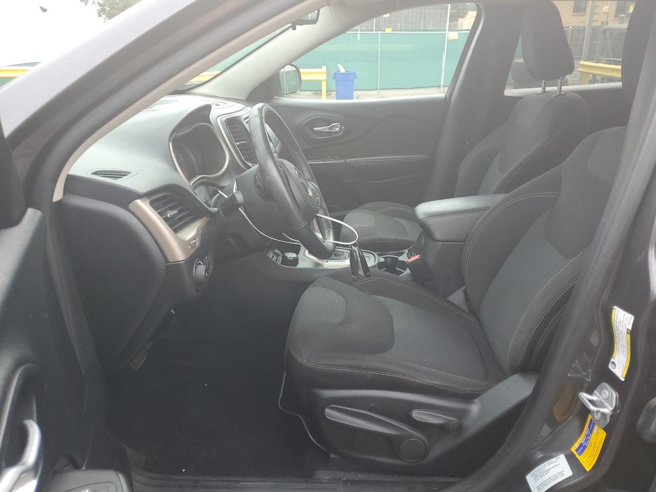 2016 Jeep Cherokee Latitude VIN: 1C4PJMCB3GW147940 Lot: 69570725