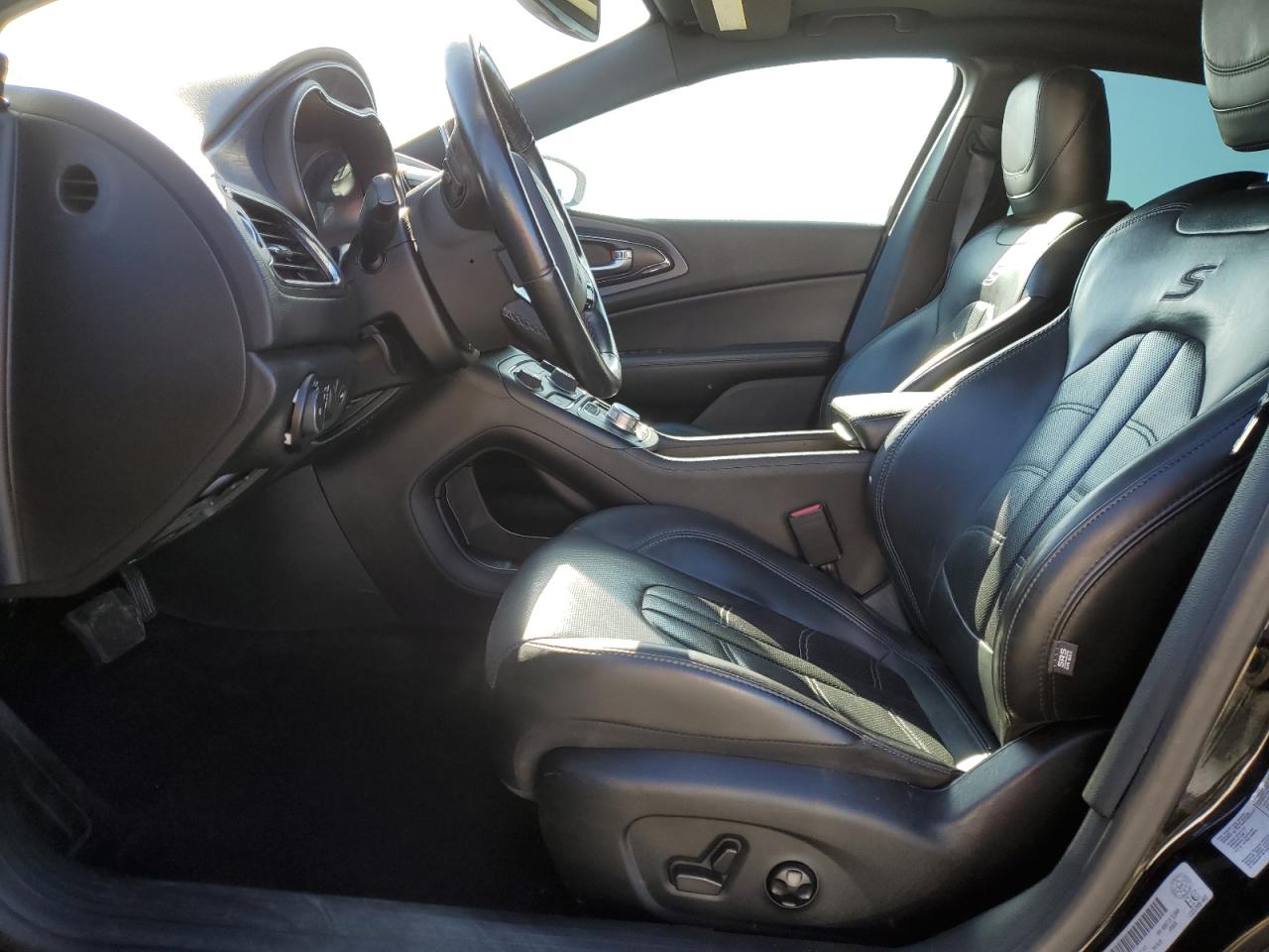 2016 Chrysler 200 S VIN: 1C3CCCDG6GN190935 Lot: 68754825