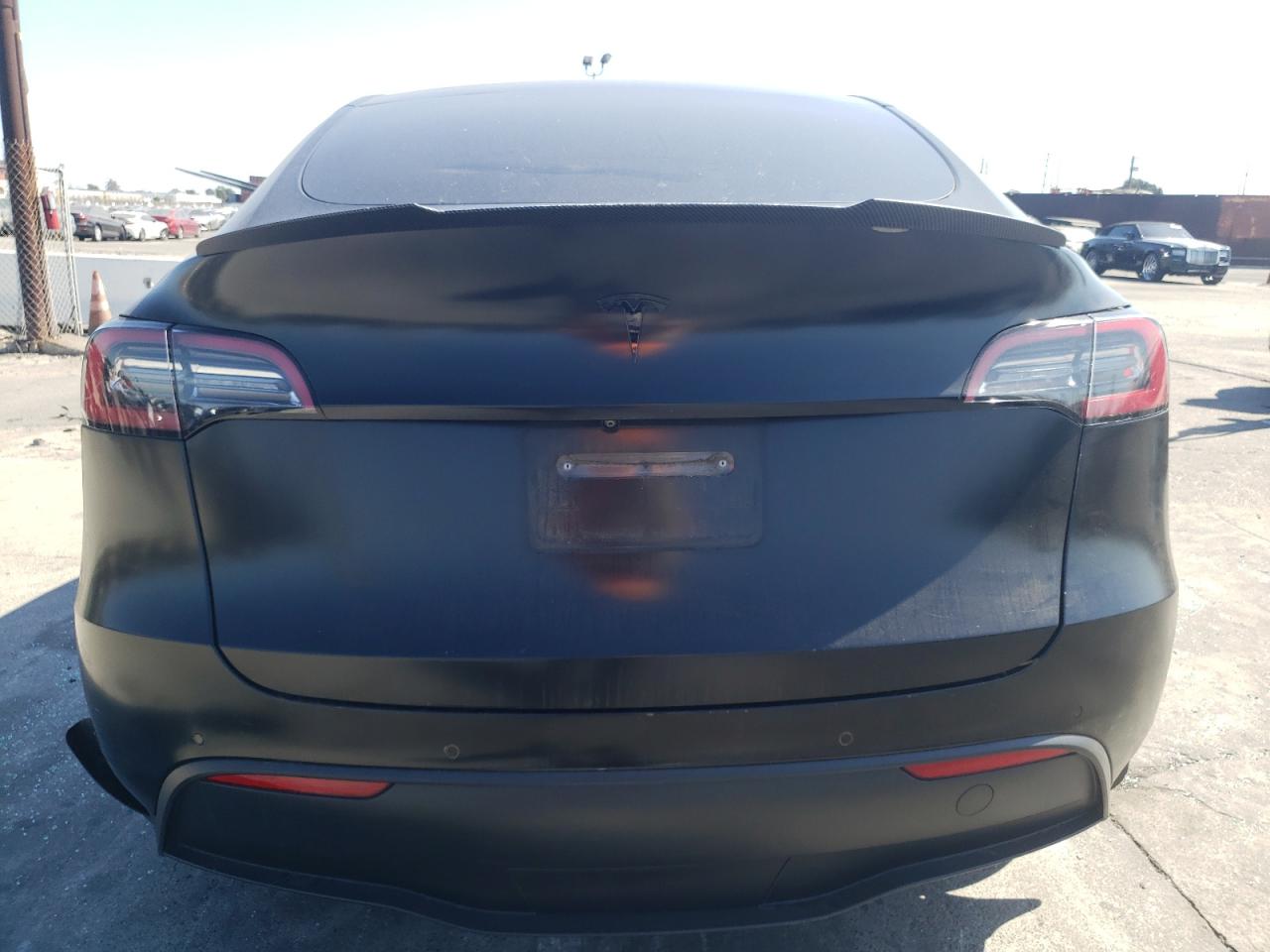 2021 Tesla Model Y VIN: 5YJYGAEE4MF241835 Lot: 70828665
