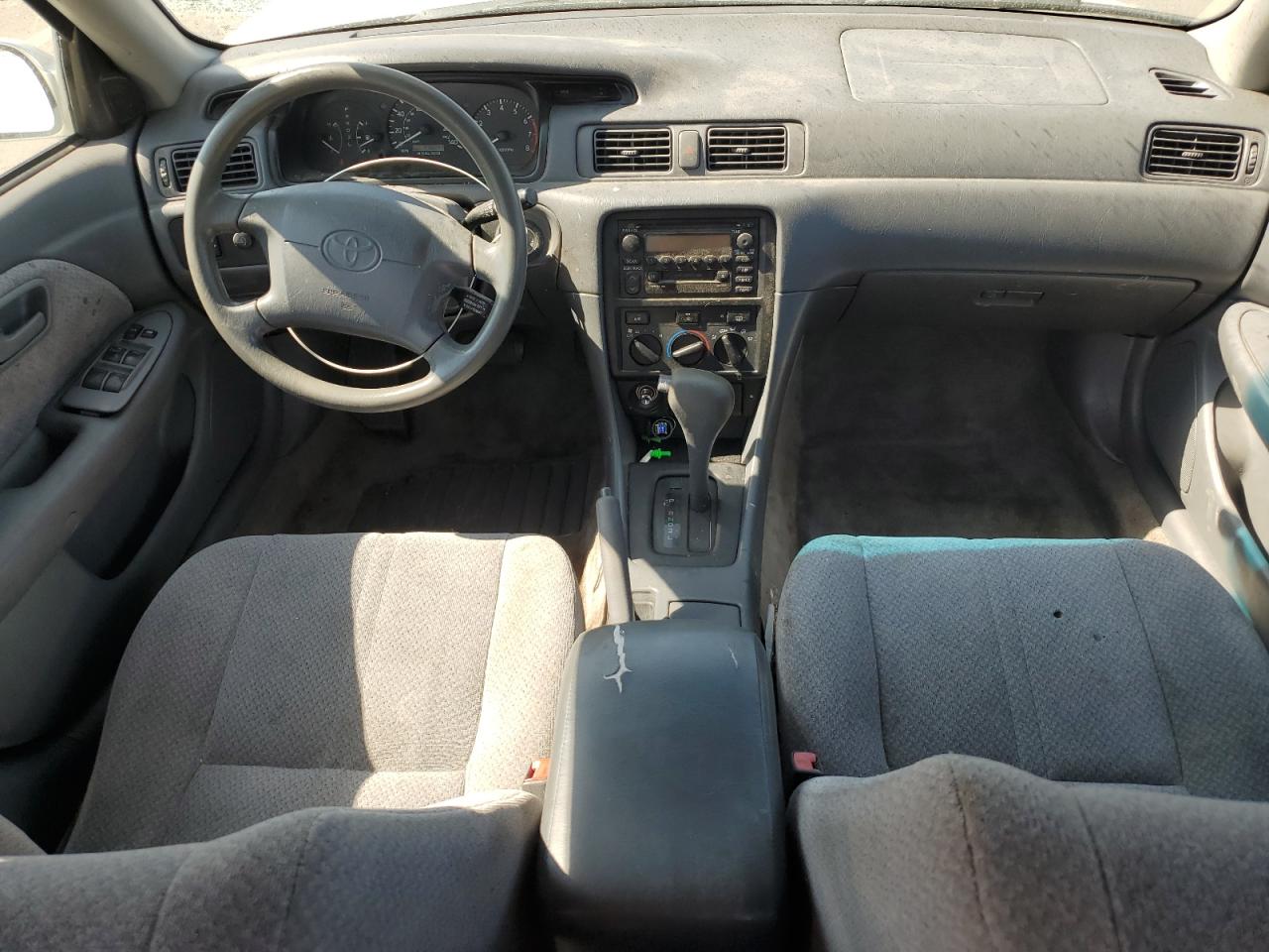 2000 Toyota Camry Ce VIN: JT2BG22K5Y0529527 Lot: 70292035