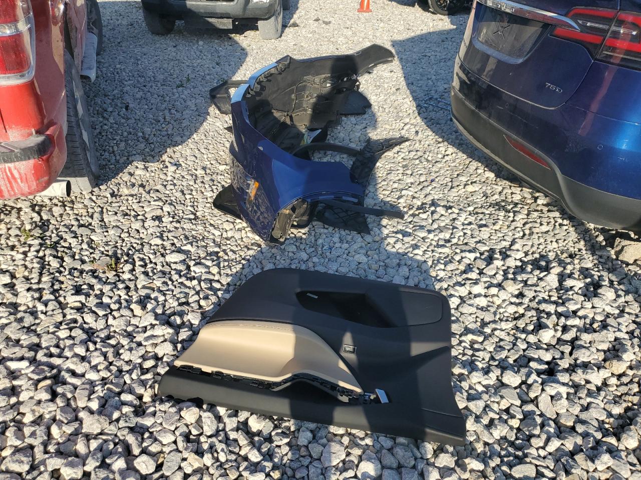 2017 Tesla Model X VIN: 5YJXCBE28HF039296 Lot: 70351135