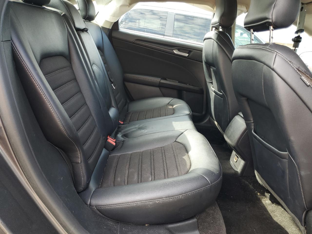 2018 Ford Fusion Se VIN: 3FA6P0HD1JR153569 Lot: 70498825