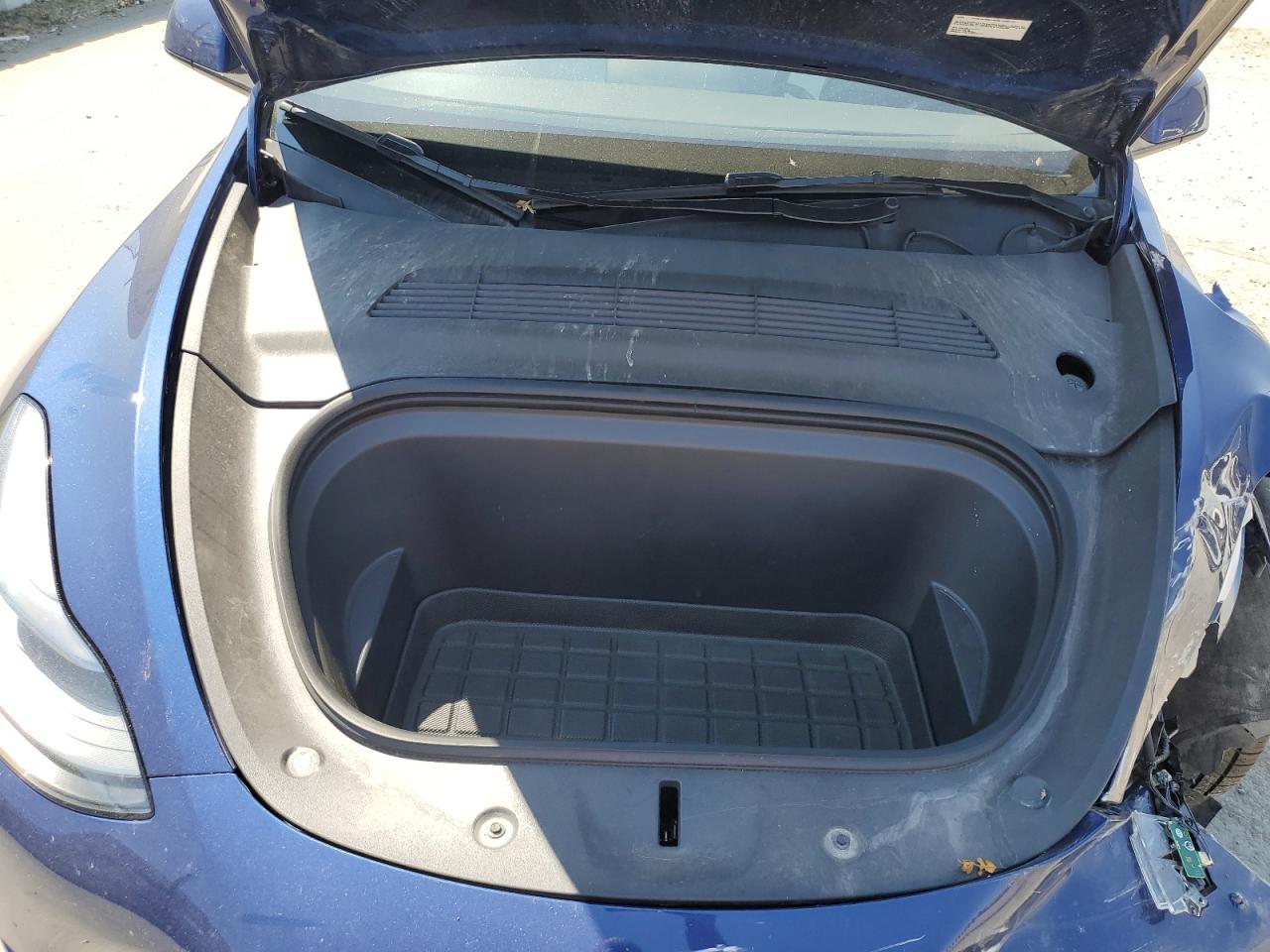 2024 Tesla Model Y VIN: 7SAYGDEF0RF049560 Lot: 68134625