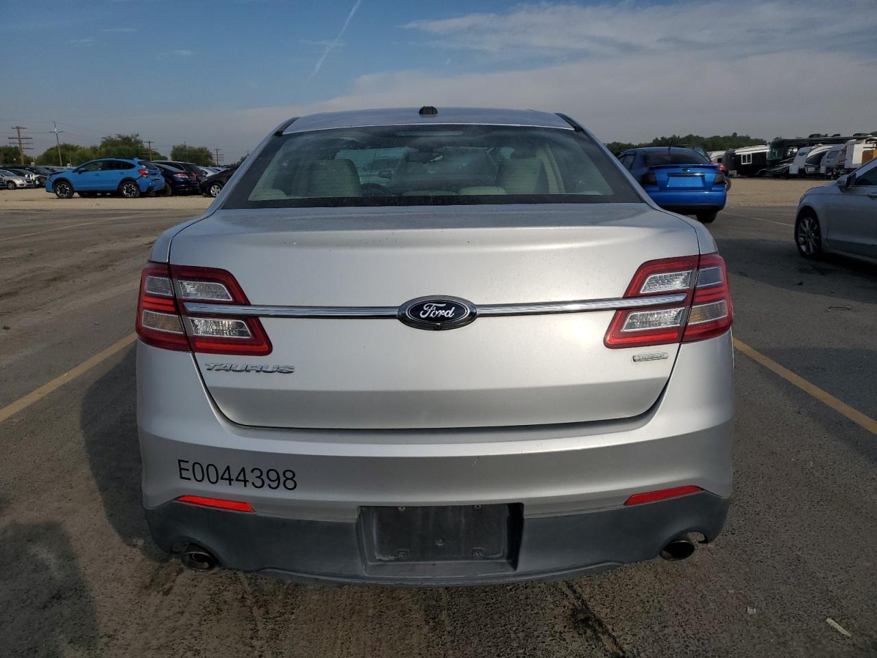 2015 Ford Taurus Se VIN: 1FAHP2D90FG138923 Lot: 70376065