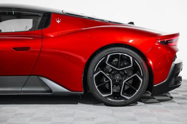  MASERATI MC20 2022 Красный