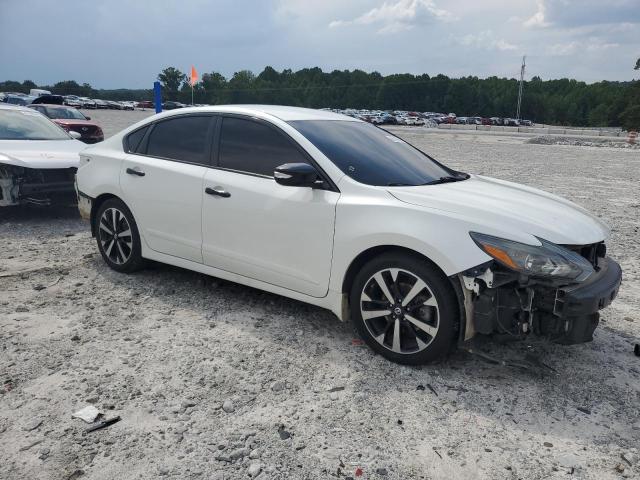  NISSAN ALTIMA 2018 Белы