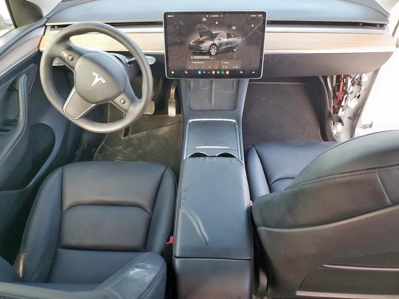 2024 Tesla Model Y VIN: 7SAYGDED7RF009961 Lot: 70561335