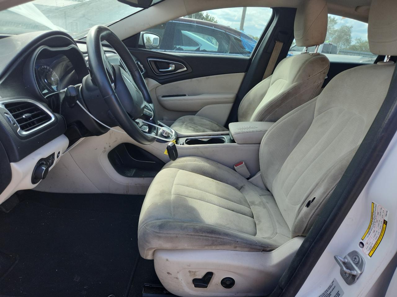 2015 Chrysler 200 Limited VIN: 1C3CCCAB5FN661495 Lot: 70582825