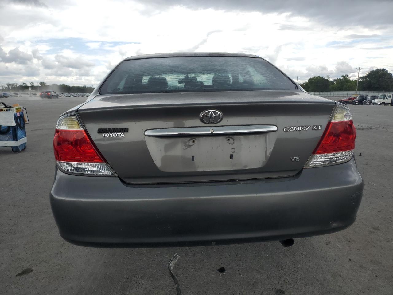 2005 Toyota Camry Le VIN: 4T1BF30K65U607669 Lot: 68763075