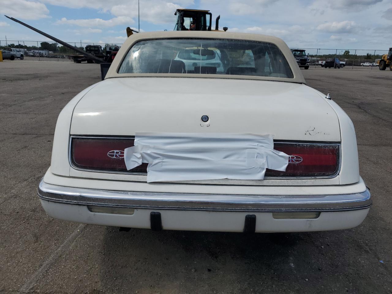 1G4EZ13L7MU408836 BUICK RIVIERA 1991 WHITE Photo 6