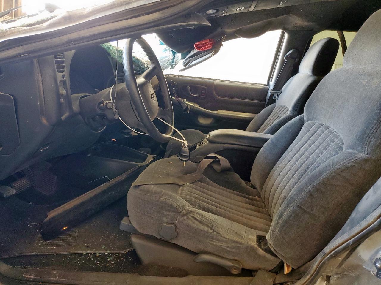 2001 Chevrolet Blazer VIN: 1GNCS13W212105701 Lot: 68352475