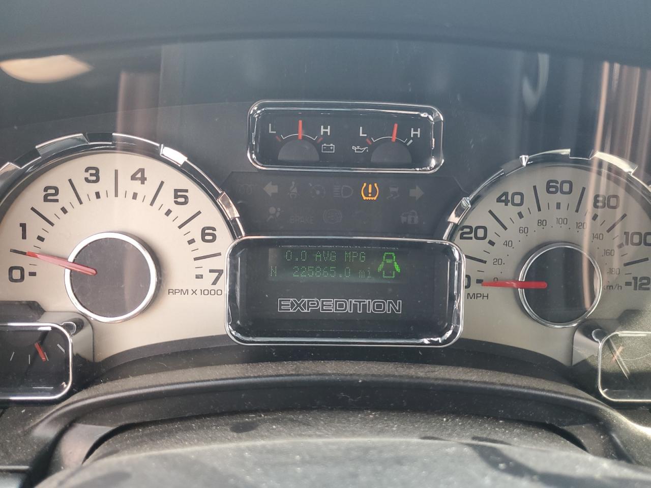 2011 Ford Expedition El Limited VIN: 1FMJK1K52BEF25639 Lot: 68356355