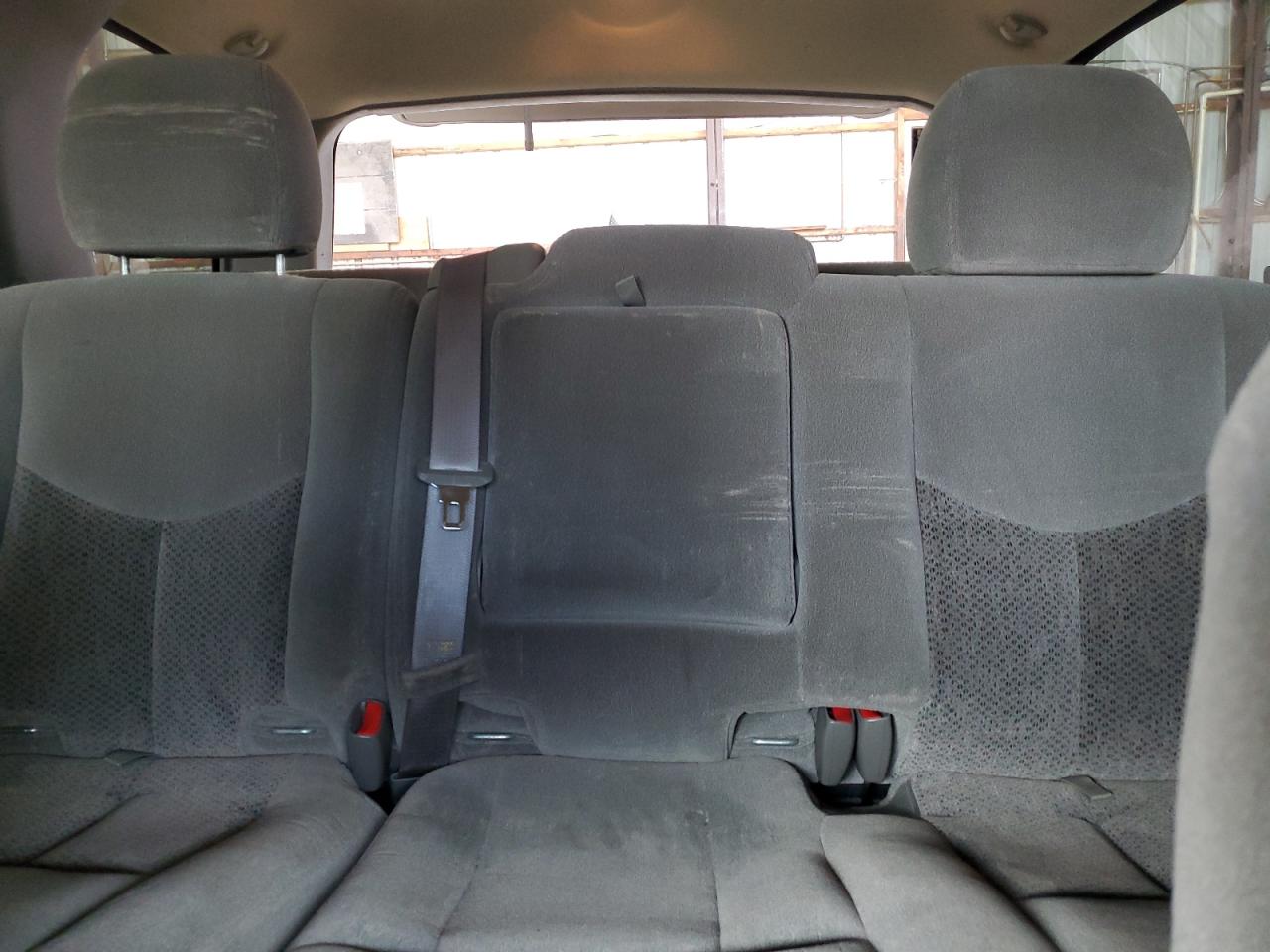 2004 Chevrolet Tahoe K1500 VIN: 1GNEK13V24J259402 Lot: 70152205