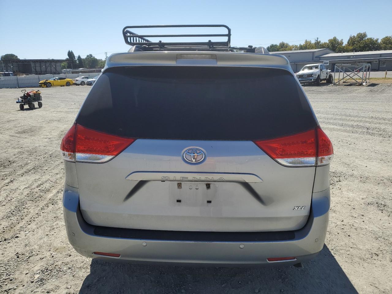2013 Toyota Sienna Xle VIN: 5TDYK3DC4DS327183 Lot: 70894995