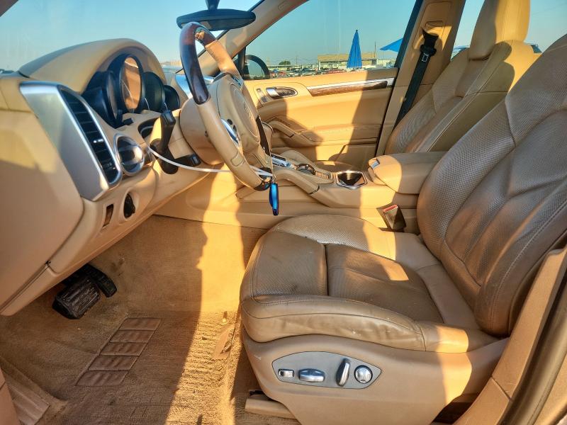 2014 PORSCHE CAYENNE   
